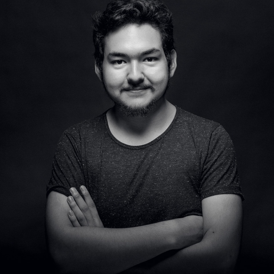 Nicolás Biondi — Fotógrafo retratado en estudio